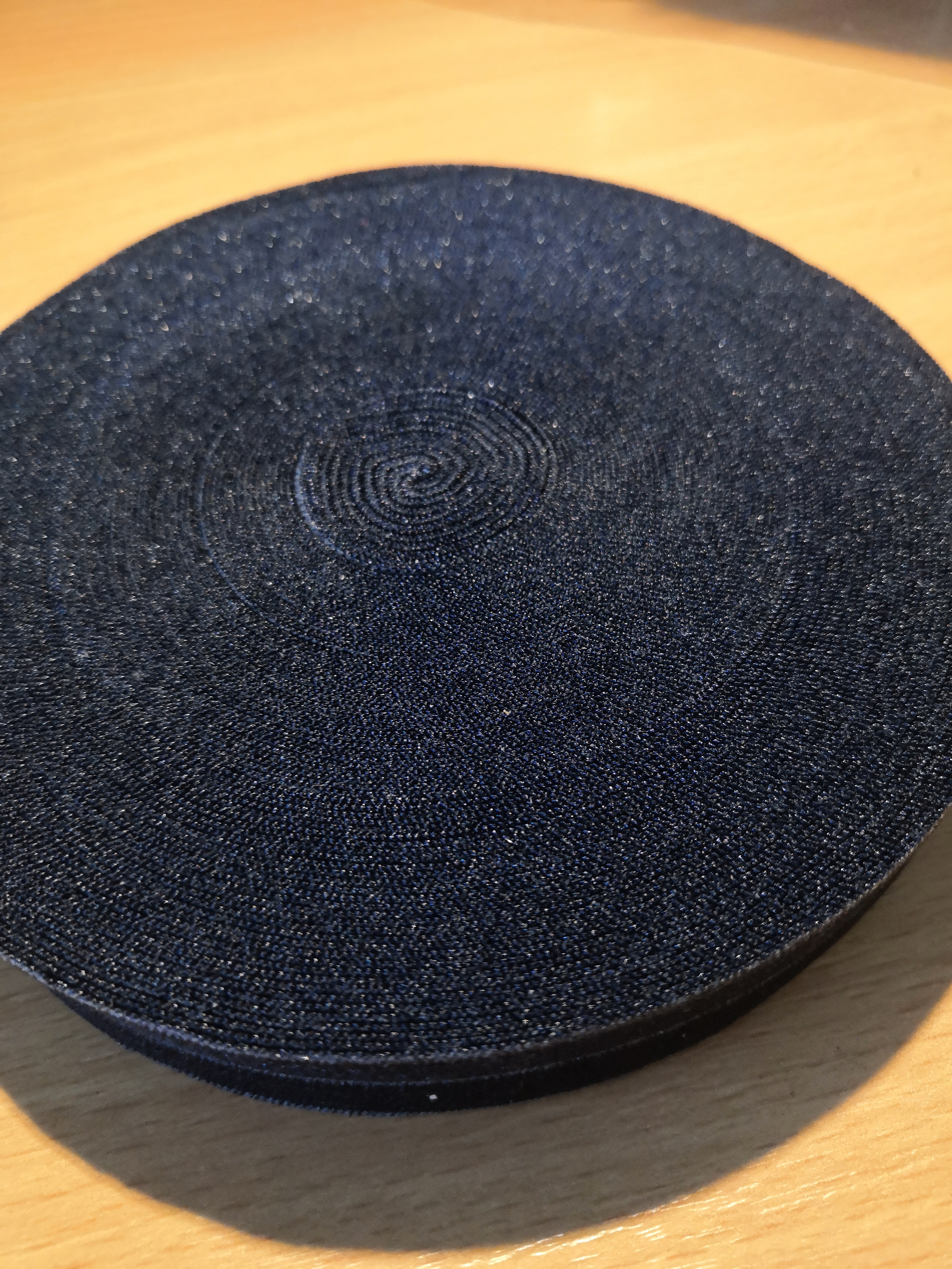 Pruženka lemovací lomená 19mm tmavě modrá 5101 - Oeko-tex standard 100