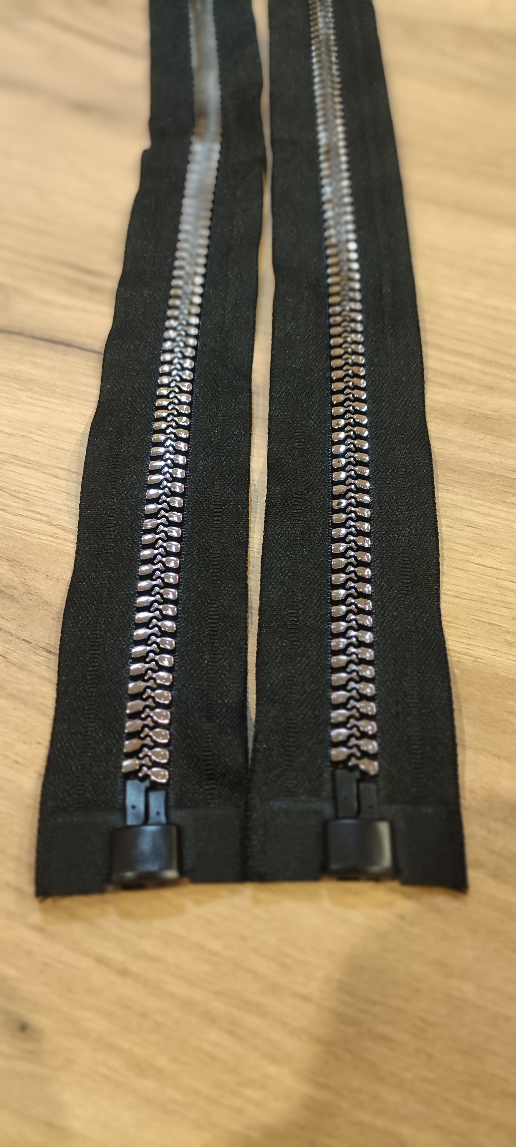 Zip 15mm kostěný nikl 85cm