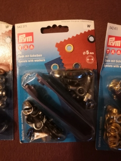 Průchodky 5 mm s podložkou černý nikl