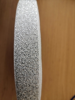 Pruženka tkaná bílá s metalickou stříbrnou nití 20mm