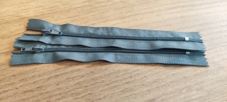 zip tm. šedá 14 cm #3 N