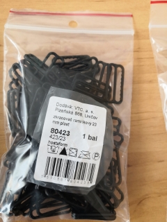 Zkracovač ramínkový 23 mm plast černý